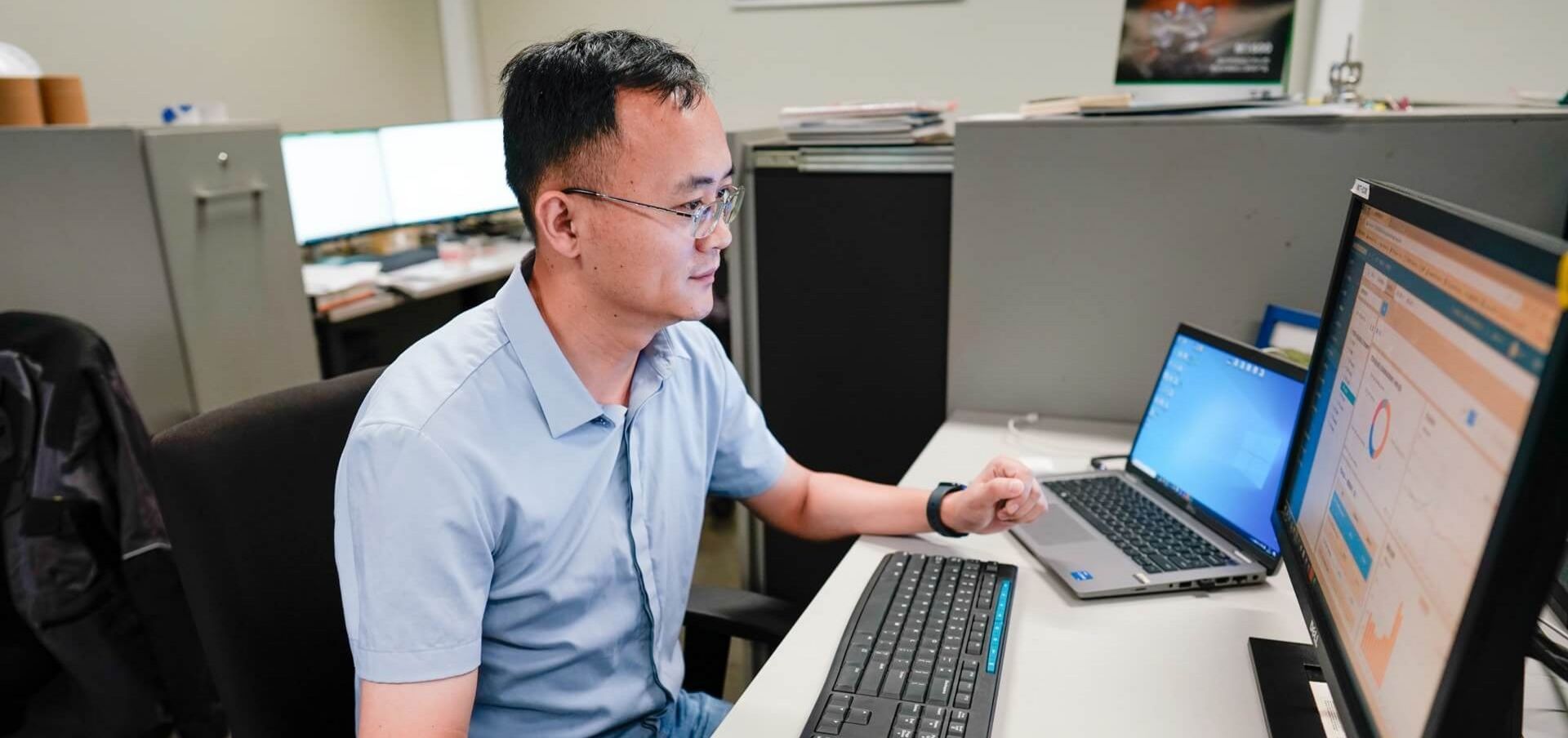 In diesem Jahr hat Sean Lin und sein Team eine Plattform geschaffen, mit der jede Führungskraft den Energieverbrauch der Abteilung und jedes Hochleistungsgeräts einsehen kann