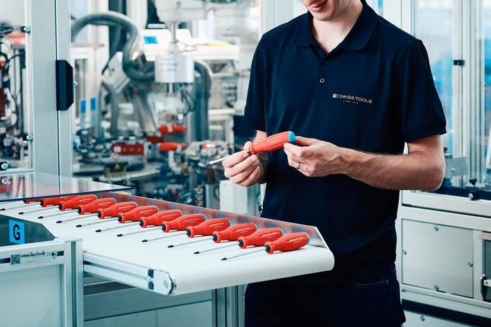 PB_Swiss_Tools_Stage