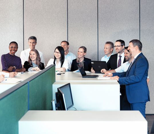 Reunión de un grupo de empleados de TRUMPF